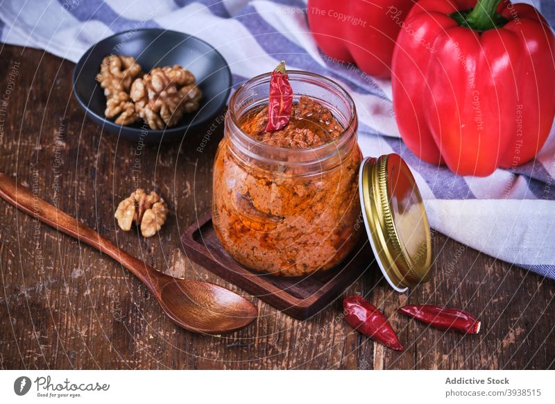 Veganes Essen im Kristallglas Veganer Vegane Ernährung Vegetarier gesunde Ernährung Lebensmittel Abendessen Mittagessen Snack Mahlzeit Küche Speise Glas