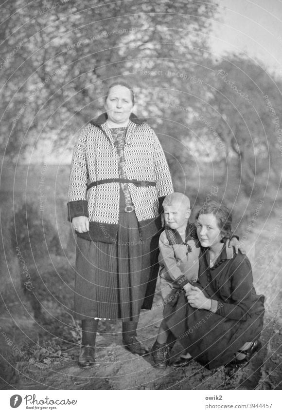 Bodyguard Familie & Verwandtschaft Generation Nostalgie historisch alte Aufnahme Fotografie ernst streng Blick in die Kamera bewegungslos Hierarchie früher