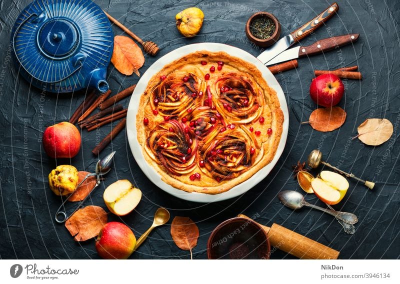 Appetitlicher Apfelkuchen Pasteten Frucht Kuchen Dessert Lebensmittel selbstgemacht süß Herbst gebacken Torte Kruste lecker Zucker Amerikaner rustikal Scheibe