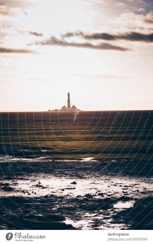 Sonnenuntergang am Leuchtturm Westerheversand auf der Halbinsel Eiderstedt V Weitwinkel Panorama (Aussicht) Totale Froschperspektive Starke Tiefenschärfe