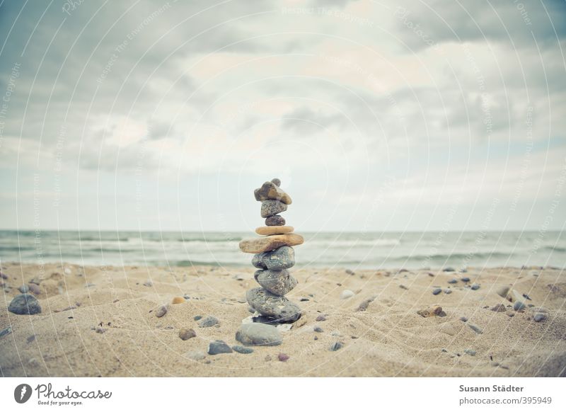 I Urelemente Sand Wolken Wellen Küste Strand Ostsee Ferien & Urlaub & Reisen Freiheit Turm turmhoch Sandburg Urlaubsgrüße steinig Stein Steinmännchen Halt stark