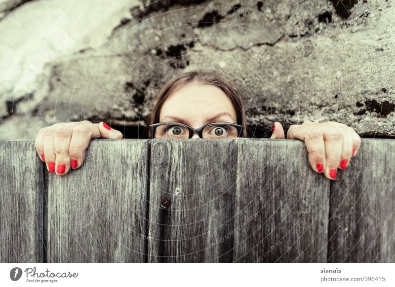 Finger weg von meiner Paranoia! Stil schön Gesicht Nagellack Mensch feminin Junge Frau Jugendliche Erwachsene 1 Tor Tür Mode Blick bedrohlich frech lustig