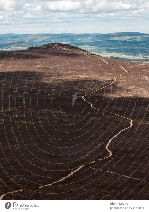 Pfad an der Seite von Bennachie Nachlauf Schottland Großbritannien vereinigtes königreich Aberdeenshire Natur Landschaft natürlich Berge u. Gebirge Hügel