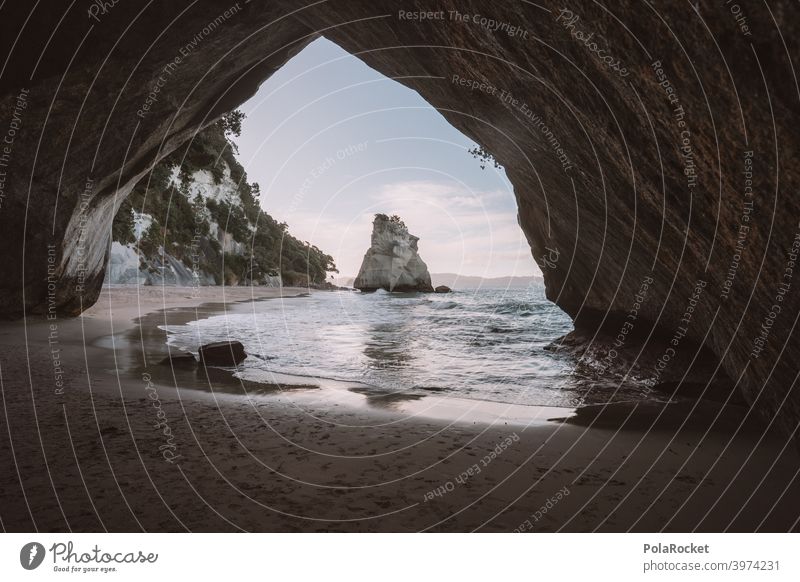 #AS# Cathedral Cove Neuseeland Abenddämmerung Meer Küste Strand Außenaufnahme Wasser Landschaft Natur Höhle Felsen Neuseeland Landschaft reiseziel Wellen