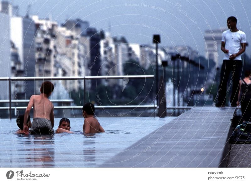 BrunnenKids Kind Paris Sommer Spielen Mensch Wasser champs elysee