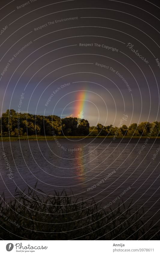 Regenbogen im Sturm Unwetter Wolken Farbe lgbtq Symbole & Metaphern Himmel Natur