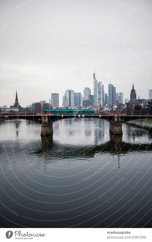 Skyline Frankfurt am Main Stil Architektur Bank Gebäude Großstadt Fassadenverkleidung Design Revier Saum Gesicht Finanzen fließen Vorderseite Glas hoch