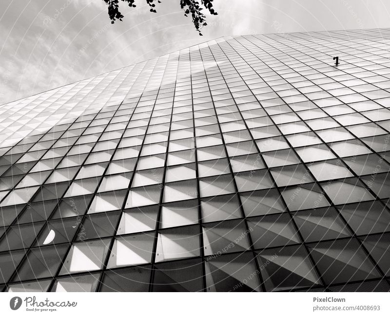 Fassade aus spiegelnden Kacheln Gebäude Wand Architektur Außenaufnahme Bauwerk Menschenleer Himmel Tag Fliesen u. Kacheln Spiegelungen Strukturen & Formen