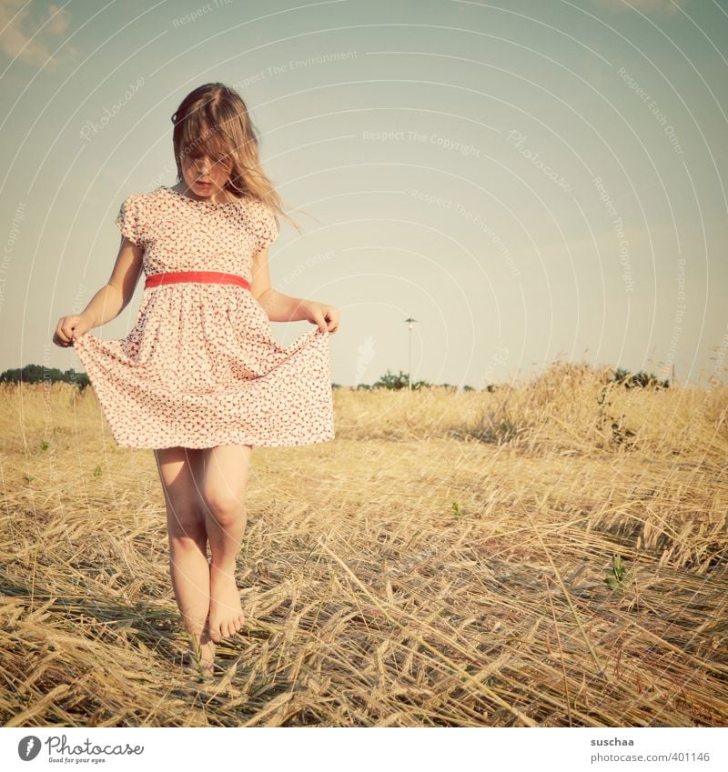 mädchen II Kind Mädchen Kindheit Körper Kopf Haare & Frisuren Gesicht 8-13 Jahre Umwelt Natur Landschaft Himmel Sommer Klima Schönes Wetter Feld schön natürlich