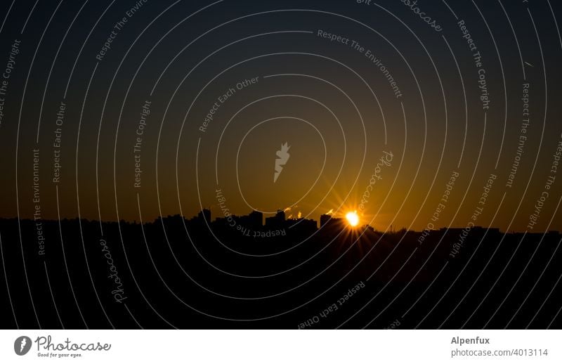 Moin Sonnenaufgang Morgen Stadt Sonnenaufgang - Morgendämmerung Hochhaus Außenaufnahme Himmel Dämmerung Sonnenuntergang Natur Menschenleer Sonnenlicht