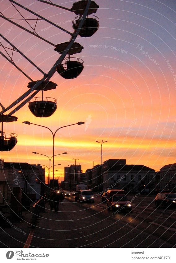 Abendrummel Riesenrad Sonnenuntergang Stadt Jahrmarkt Potsdam Romantik Aussicht Freizeit & Hobby Straße Abenddämmerung