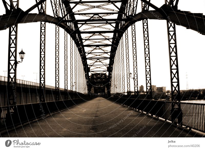 Alte Elbbrücke Harburg Hamburg Deutschland Brücke Bauwerk Architektur schwarz Süderelbe Wilhelmsburg Elbe Schwarzweißfoto