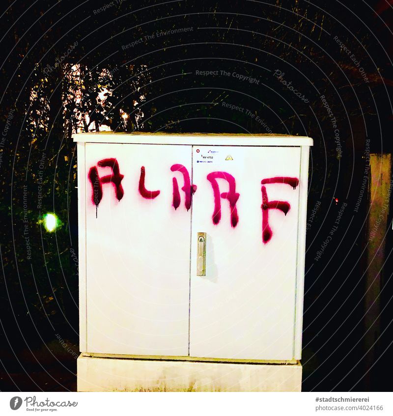 Alaaf! alaaf helau Karneval Fasenacht Party Farbfoto Feste & Feiern mehrfarbig Lebensfreude Menschenleer Fröhlichkeit Text Wort Straßenkunst Graffiti