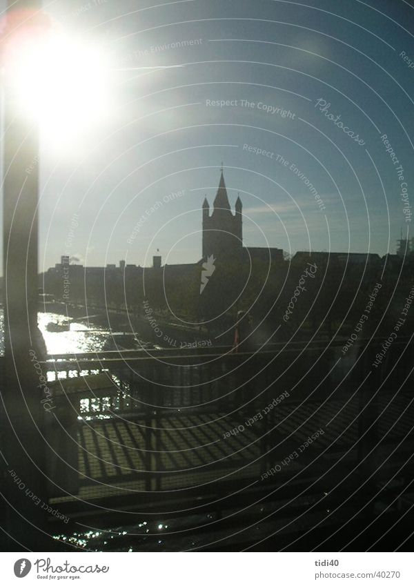 Köln vom Zug aus1 Zugbrücke Winter Stadt Europa Rhein Sonnentag