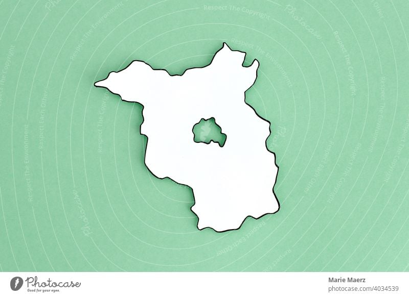 Bundesland Brandenburg als Papier-Silhouette neutral Umriss Design minimalistisch Hintergrundbild Strukturen & Formen Hintergrund neutral Papierschnitt weiß