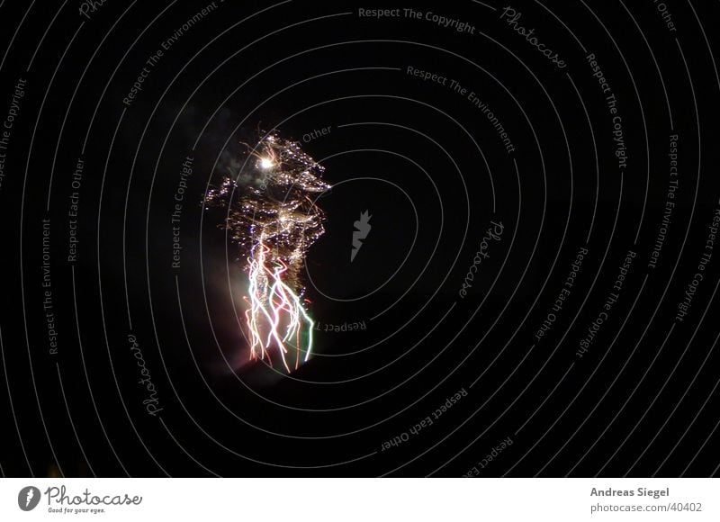Feuerwerk schwarz Kreisel Explosion Silvester u. Neujahr Langzeitbelichtung Rauch Feste & Feiern Prosit Neujahr Auf ein Neues