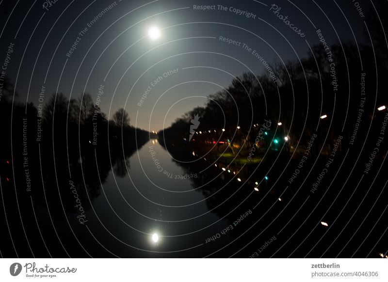 Vollmond über dem Hohenzollernkanal abend dunkel dunkelheit fluß nacht schifffahrt vollmond wasser hohenzollernkanal ufer abends mondnacht wasserstraße