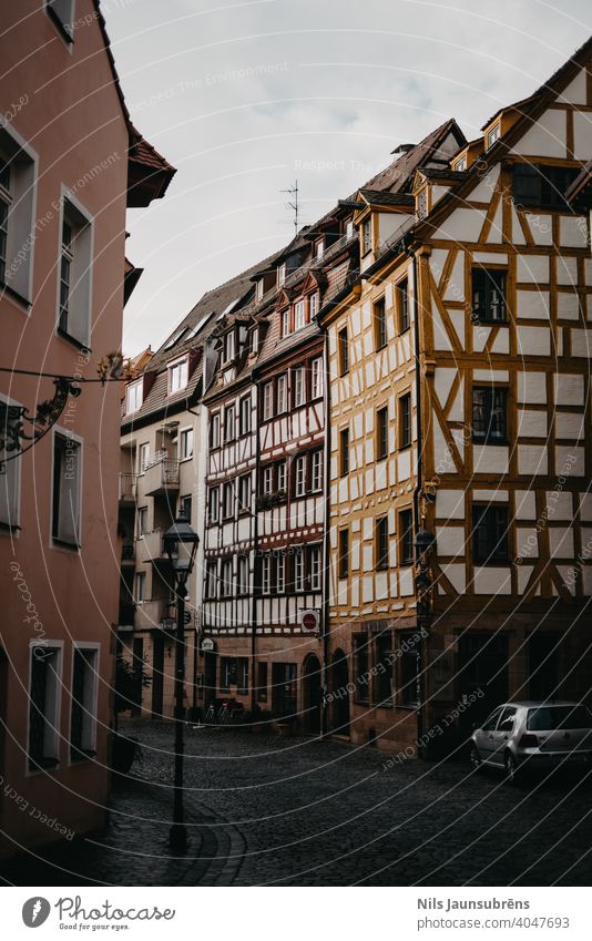 Nürnberg, Deutschland 25.12.2019 Schöne und friedliche Stadt nach Weihnachten. Unterwegs in der Nürnberger Altstadt. Frieden reisen Großstadt Wahrzeichen alt