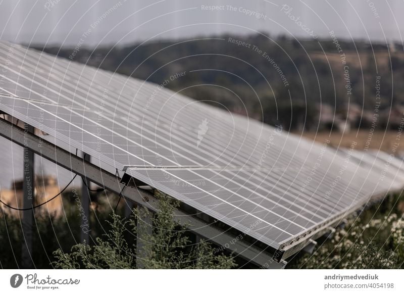 Solarmodul, Photovoltaik, alternative Stromquelle - Konzept der nachhaltigen Ressourcen solar Panel Elektrizität Quelle Sauberkeit Ökologie elektrisch blau