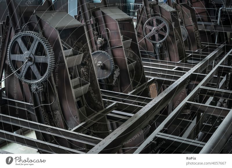 Lastenaufzüge in einem historischen Berkwerk. Industrie Zeche Kokerei Industrieanlage Architektur Bergbau Technik Infrastruktur Stadt Ofen Ruhrgebiet urban