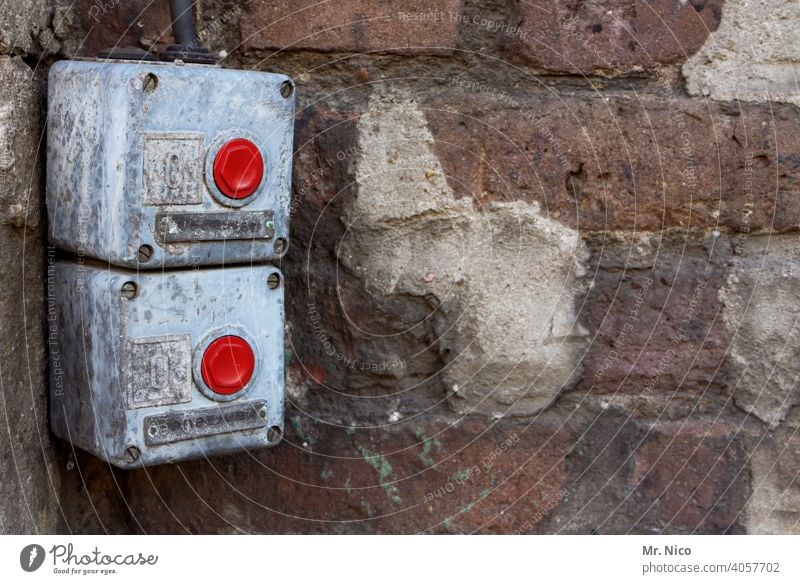 Schalter Sicherheit push the button drücken ausschalten mechanisch Hauptschalter Elektrisches Gerät Technik & Technologie betätigungselement Industrie Stop