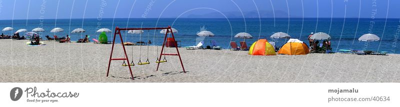 Ein Sommertag Meer Strand Sonnenschirm Schaukel Europa Schönes Wetter