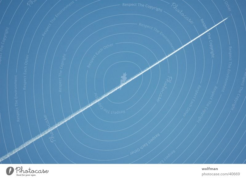 Diagonal Jet Linie Wolken Kondensstreifen Streifen Luftverkehr blau Himmel Digonale wolfman wk@weshotu.com