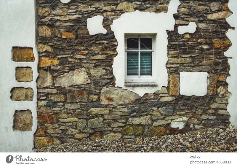 Glas und Granit Wand Fassade Detailaufnahme Mauer Haus Gebäude alt Steine Außenaufnahme Farbfoto Totale Architektur historisch Menschenleer Bauwerk verputzt