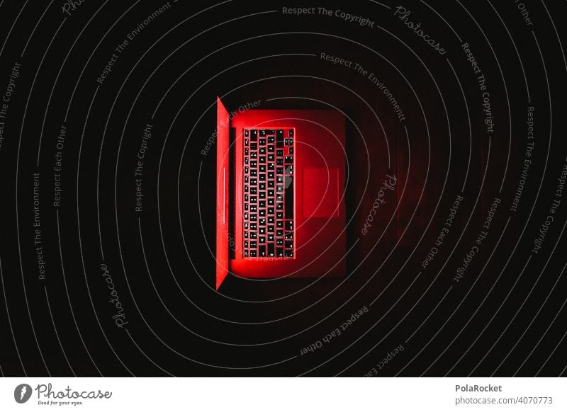 #AS# Nacht am Laptop verlocken verlockend Verlockung Gefahr rot Kapitalwirtschaft Geldinstitut digital digitalisierung Zugang modern Zukunft spekulation Handel