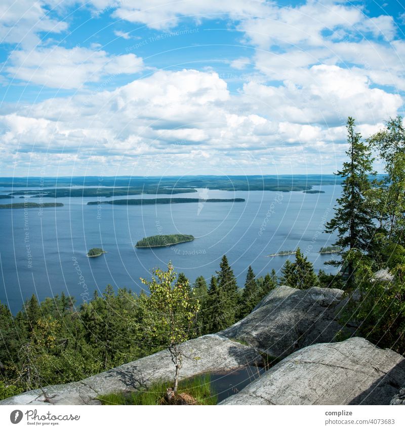 Koli Kansallispuisto Suomi-Finnland Sonnenstrahlen Menschenleer Außenaufnahme Farbfoto koli Idylle wandern Stein Strand Seeufer Hügel Wald Himmel Wolken Klima