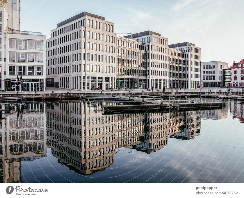 Bürogebäude Dortmund Phoenixsee Büroarbeit See Seeufer Sehenswürdigkeit Erholung arbeiten Arbeit & Erwerbstätigkeit arbeiten büro Arbeitsplatz Business Wasser