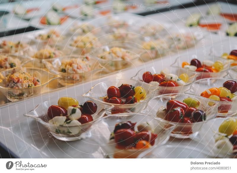 Kostenloses Buffet mit Desserts und Früchten in einem Hotel organisch Frucht roh Studioaufnahme Frühstück genießen Vegane Ernährung Farbfoto vitaminreich