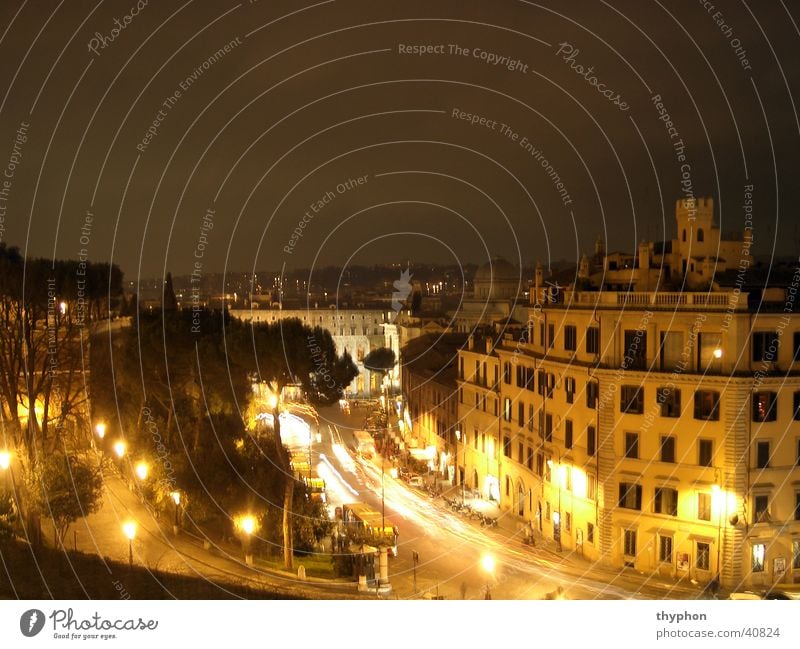 Rom bei Nacht Stadt Italien Langzeitbelichtung Europa Licht Straße