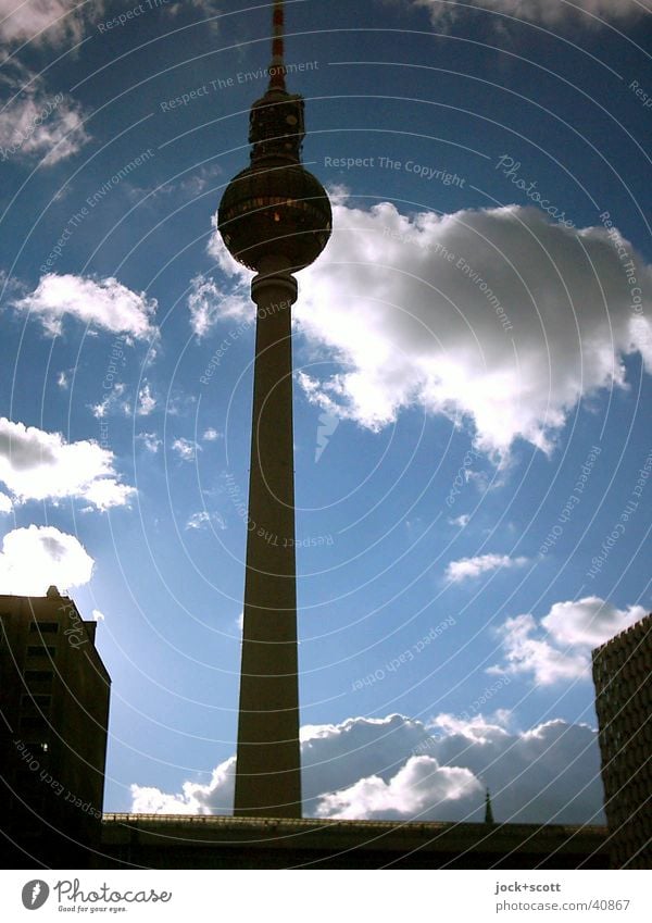 Alexanderplatz Wolken Sightseeing Himmel Schönes Wetter Berlin-Mitte Hauptstadt Stadtzentrum Turm Sehenswürdigkeit Wahrzeichen Berliner Fernsehturm Originalität