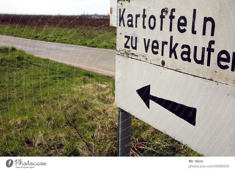 Kartoffeln zu verkaufen Schilder & Markierungen Landwirtschaft Gemüse Hofladen Bauernhof Ladengeschäft Landleben Ware Wirtschaftsbetrieb Gewerbe Hinweisschild