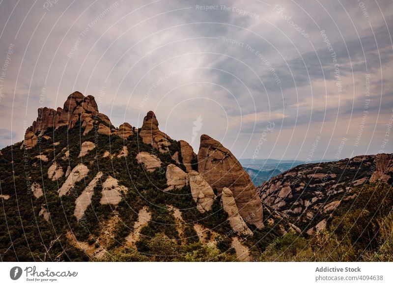 Aussichten auf den Berg von Montserrat Panorama Berge katalonien spanien Sonnenuntergang Aufstieg Klettern natürlich Wahrzeichen Tourismus Sommer Europa