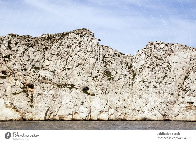 Wunderschöne weiße Kalksteinfelsen an der Meeresküste Felsen MEER Klippe Landschaft Calanques Massiv Frankreich Europa national Park Natur reisen touristisch