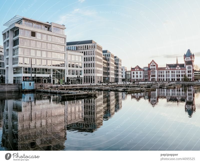 Bürogebäude und Hörder Burg, Dortmund Phoenixsee Büroarbeit See Seeufer Sehenswürdigkeit Erholung arbeiten Arbeit & Erwerbstätigkeit arbeiten büro Arbeitsplatz