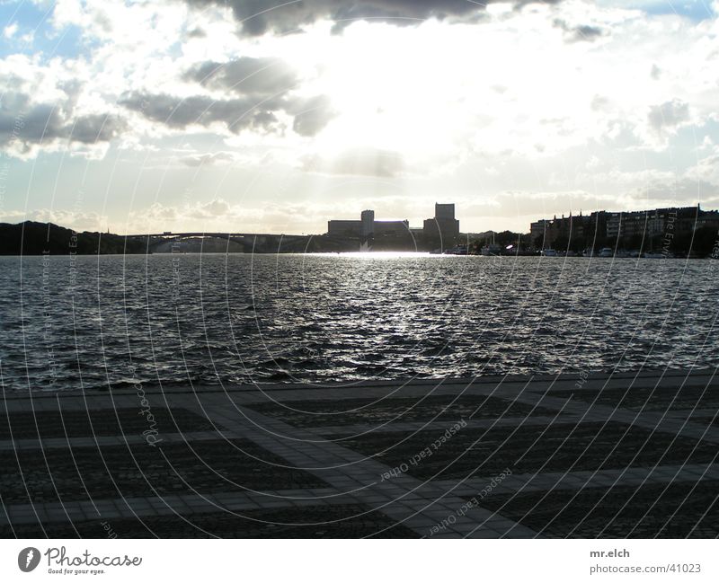 Wolkenspiel Stockholm Stadt Regen Licht Götter Venedig Einsamkeit Platz Europa Skyline Wasser Sonne bleiern Gott Lichtstrahl