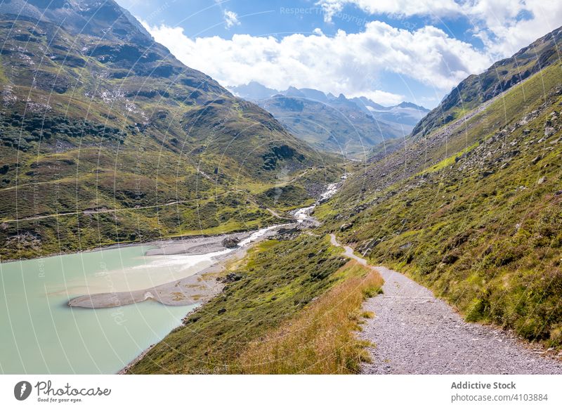 Malerischer Bergsee und wilde Natur Landschaft Berge u. Gebirge See malerisch abgelegen Wasser Hügel Österreich atemberaubend Sommer alpin friedlich ländlich