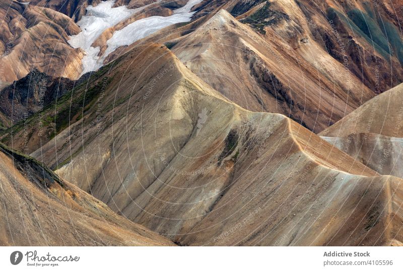 Malerische Berglandschaft in Island Landschaft Berge u. Gebirge Ambitus malerisch majestätisch Kamm farbenfroh Natur Gipfel Tourismus Felsen Schönheit hoch