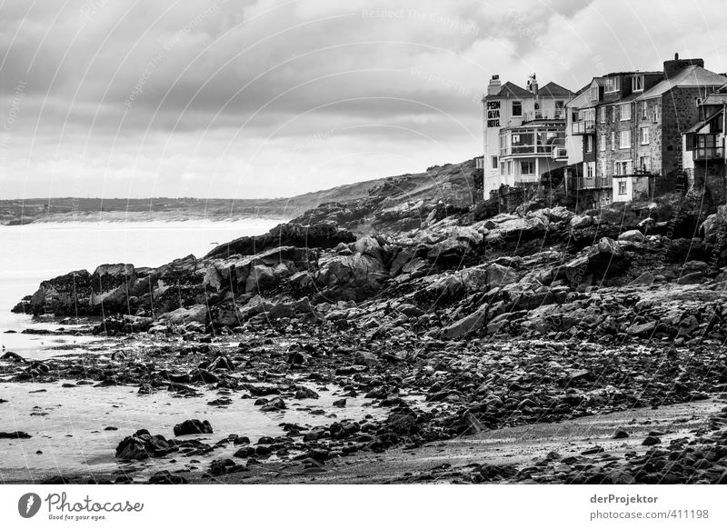 Cornwall St. Ives Meer Natur Urelemente Frühling Felsen Küste Strand Bucht Dorf Fischerdorf Stadtrand Menschenleer Bauwerk Gebäude Architektur Mauer Wand