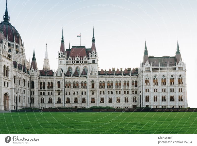 Das Budapester Parlament in Ungarn Gebäude Ungarisch Haus Großstadt reisen Donau Architektur Europa Fluss Tourismus urban Ansicht alt Stadtbild Wahrzeichen