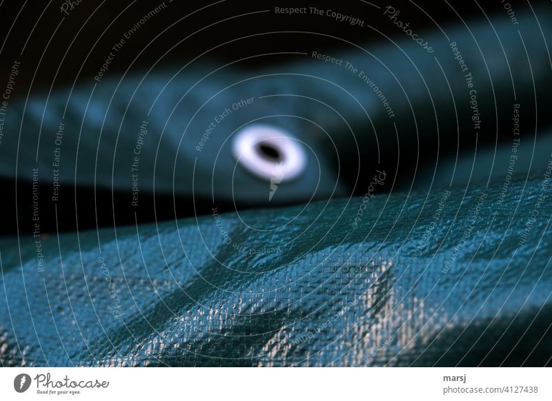 Textil verstärkt und mit Öse im Hintergrund Abdeckplane grün Kunststoff glänzend Muster Strukturen & Formen Schutz faltenwurf Abdeckung sicherheit schutz textil