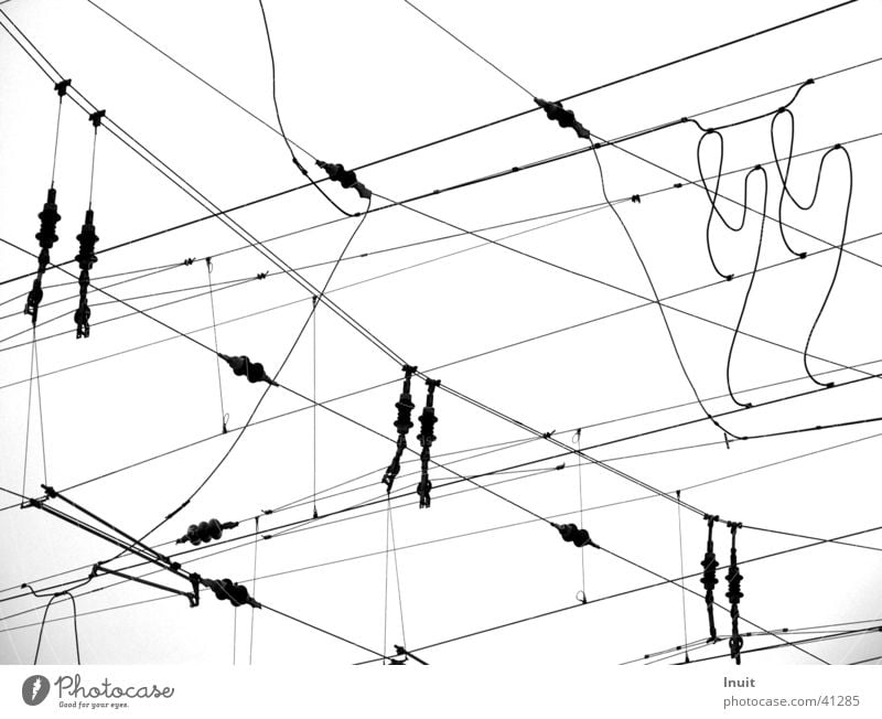 Oberleitung Elektrizität Eisenbahn Elektrisches Gerät Technik & Technologie Schwarzweißfoto Linie TIF