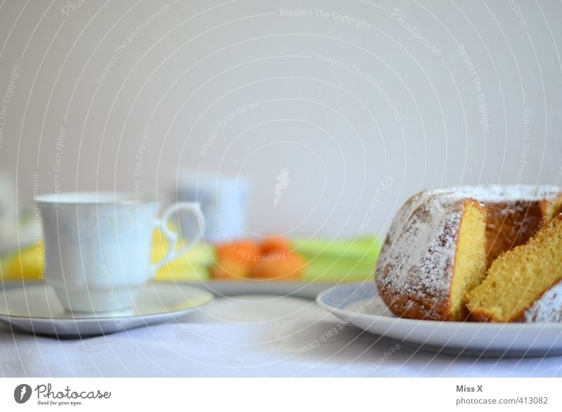 Kaffeetisch Lebensmittel Teigwaren Backwaren Kuchen Ernährung Frühstück Kaffeetrinken Getränk Heißgetränk Geschirr Teller Tasse Essen Feste & Feiern Geburtstag