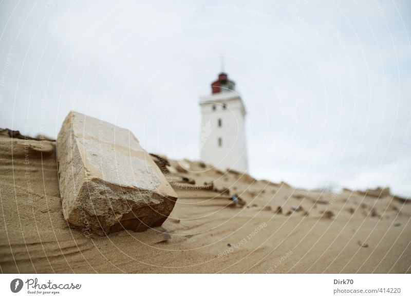 Noch immer standhaft - Rubjerg Knude Fyr zum Dritten Küste Nordsee Wanderdüne Rubjerg Knude Düne Jütland Dänemark Menschenleer Ruine Leuchtturm Backstein Stein