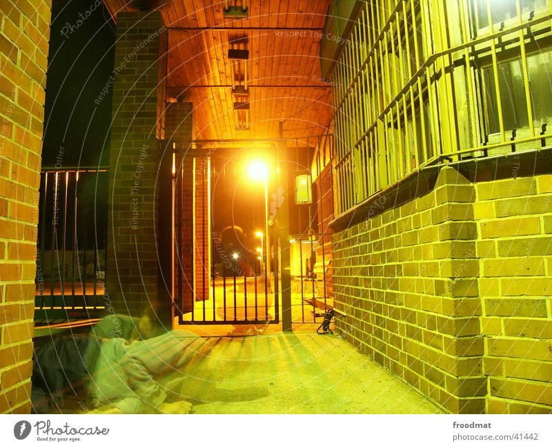 nachtgestalten Nacht Laterne Gitter Geister u. Gespenster Mauer Dach Fenster Langzeitbelichtung Kunstlicht Tor calau