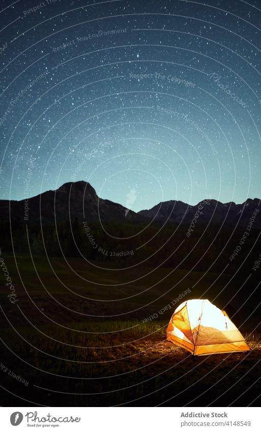 Campingzelt in der Schlucht bei Nacht Lager Zelt Berge u. Gebirge sternenklar Hochland Campingplatz reisen leuchten USA Vereinigte Staaten amerika Natur Abend