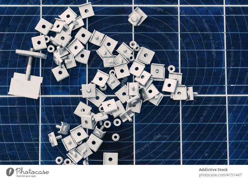 Metallteile auf Solarmodulen solar Panel Batterie Element Detailaufnahme Vorrichtung Zeitgenosse Erneuerung alternativ nachhaltig Energie Ressource Umwelt